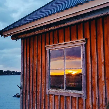 Majoitu Saaressa Nauvon Ulkosaaristossa Дом отдыха *