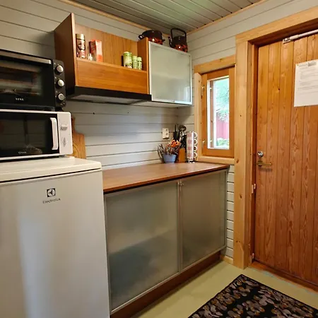 Majoitu Saaressa Nauvon Ulkosaaristossa * Noto