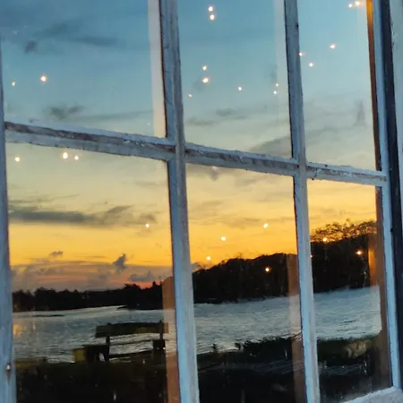 Feriehus Majoitu Saaressa Nauvon Ulkosaaristossa *